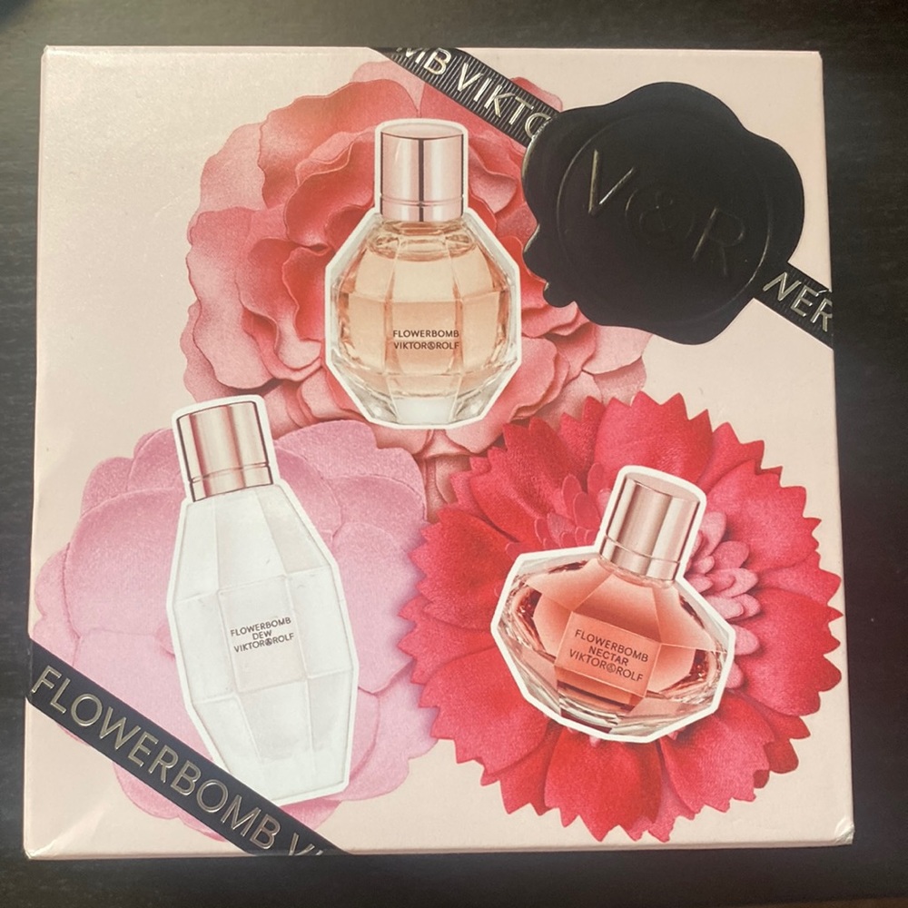 Viktor & Rolf (minis) flower 🌸